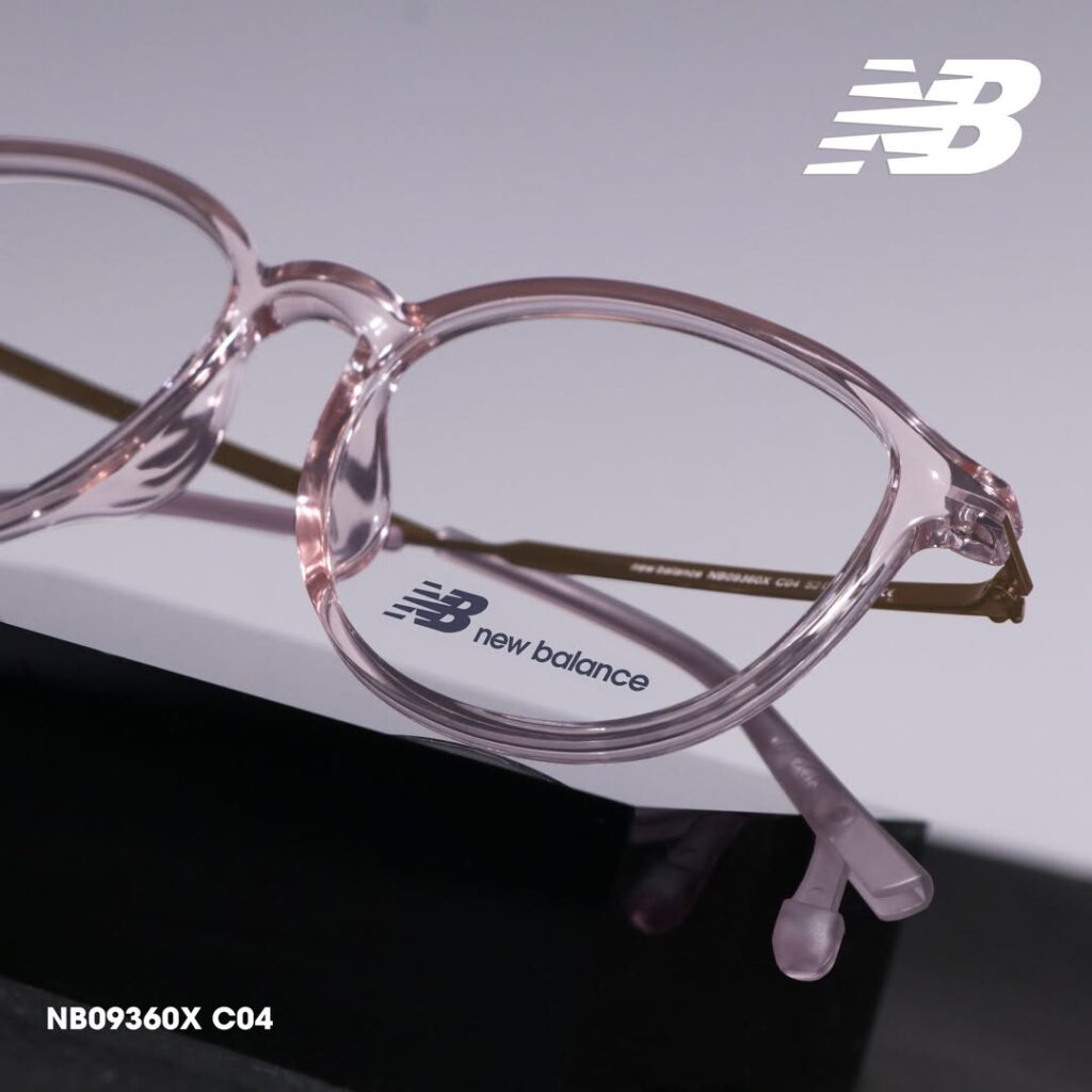Rounded NB09360X compliments its curves with a subtly colorful surprise in pale pink making you the center of attention.Model No. NB09360X C04newbalance newbalanceeyewear Elock NewBalanceAthflow